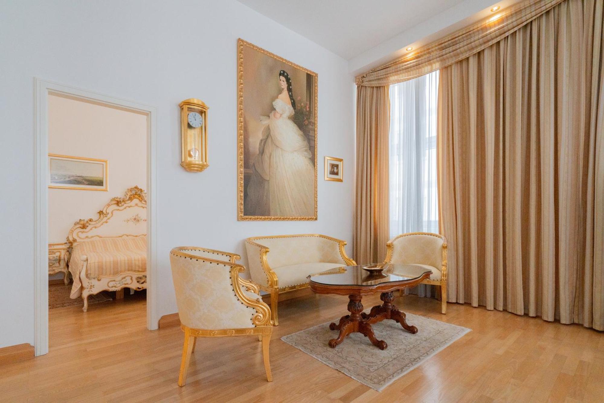 Empress Sisi Royal Apartment ウィーン エクステリア 写真